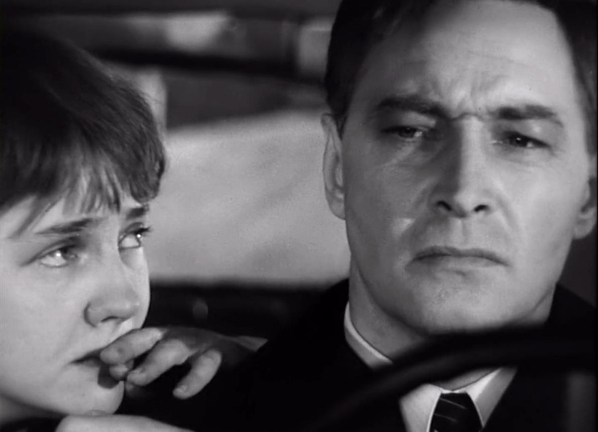 Кадр из кинофильма "Семнадцать мгновений весны", 1973 г., режиссер Татьяна Лиознова, сценарист Юлиан Семёнов, композитор Микаэл Таривердиев (скриншот)