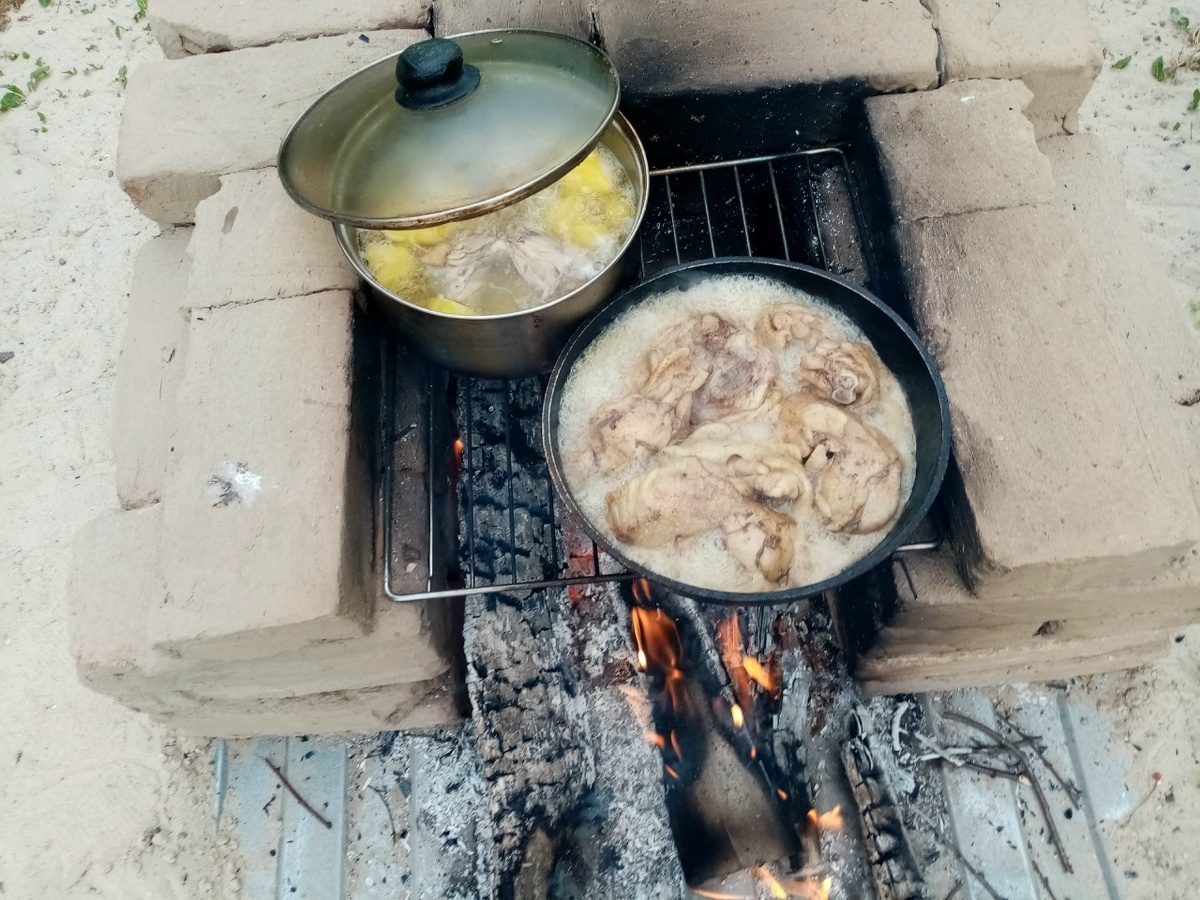 Жарим КУРИНОЕ МЯСО и Отвариваем КАРТОШЕЧКУ!!!