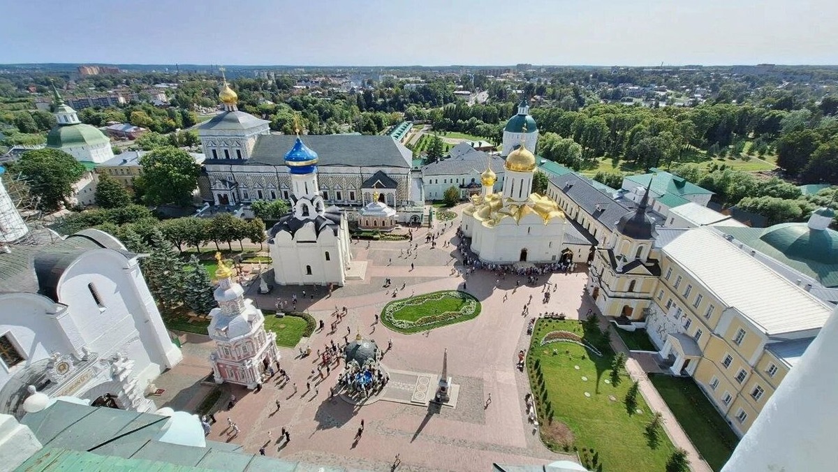 Вид на Лавру с колокольни. Подняться туда может каждый. Фото: Svetlana / Яндекс Карты