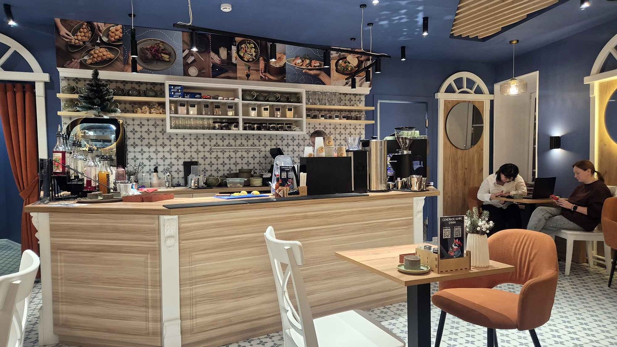 В кафе "Ефим" красиво и уютно. Листайте галерею, чтобы увидеть ещё фото