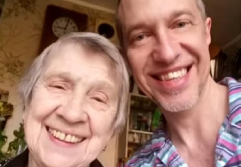 Сергей Соседов с мамой. Фото: соцсети