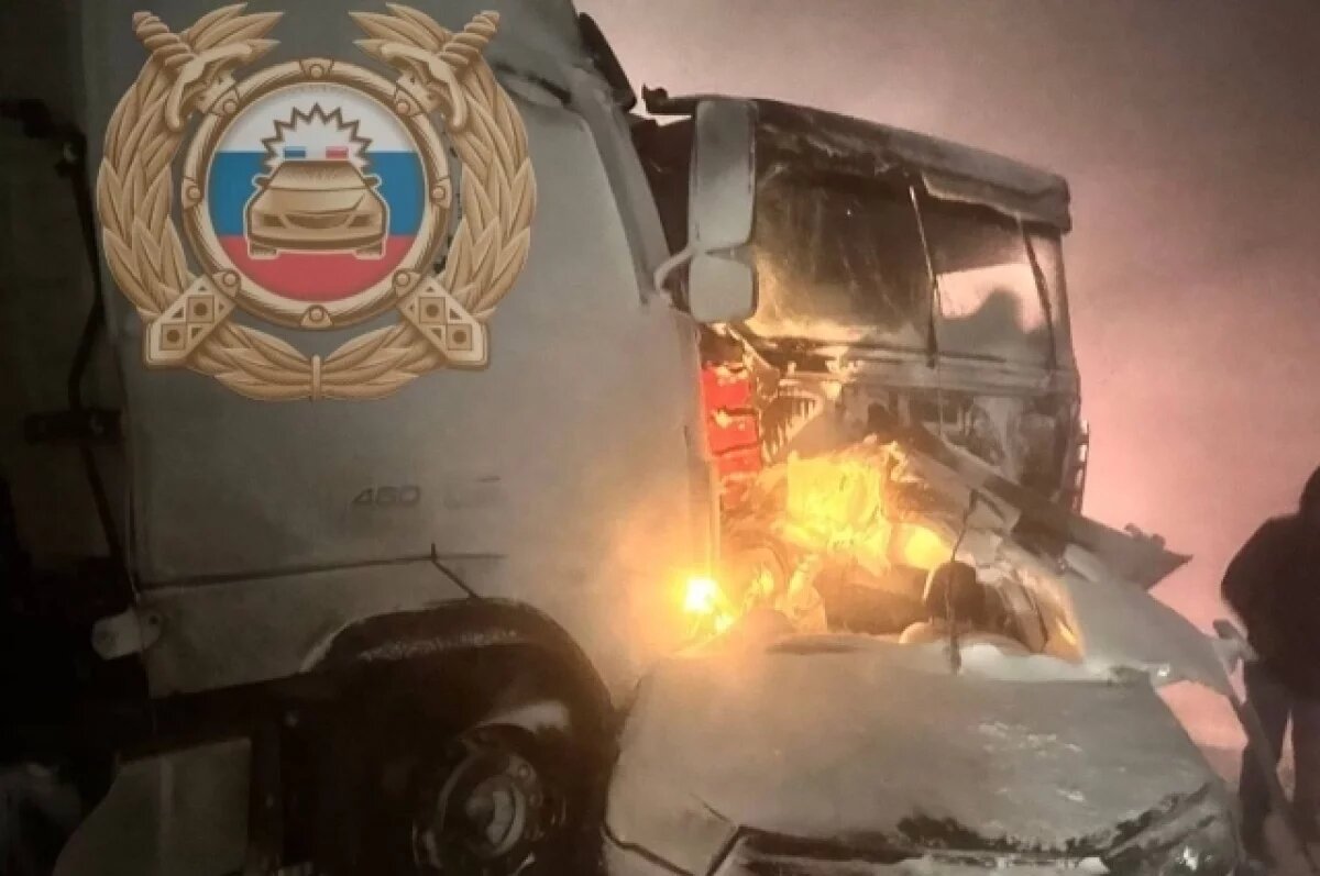    Три человека пострадали в ДТП девяти автомобилей в снегу под Саратовом