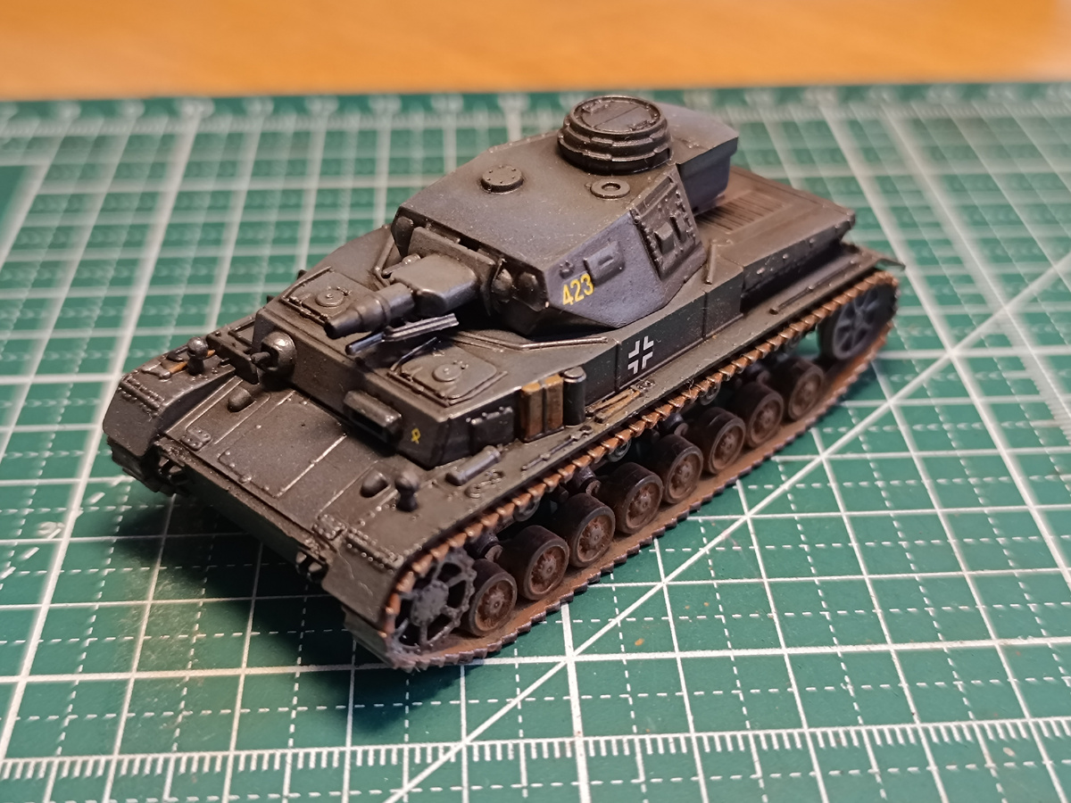 Изображение тактического знака в виде руны "Отал", тактического знака принадлежности к вермахту "Балкенкройц" не являются пропагандой и/или оправданием нацизма. Используются на готовой модели для исторического соответствия реально существовавшему танку.