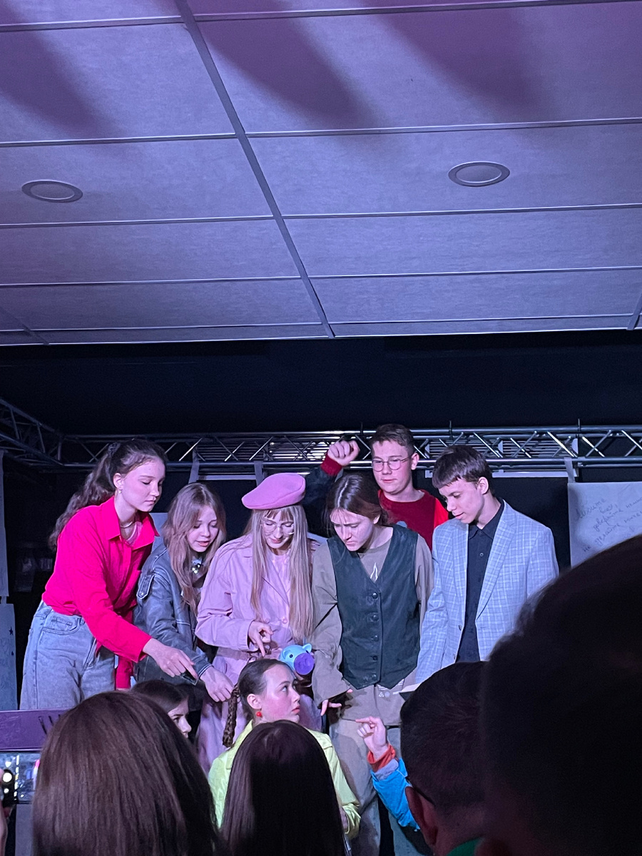 Соня в розовой рубашке