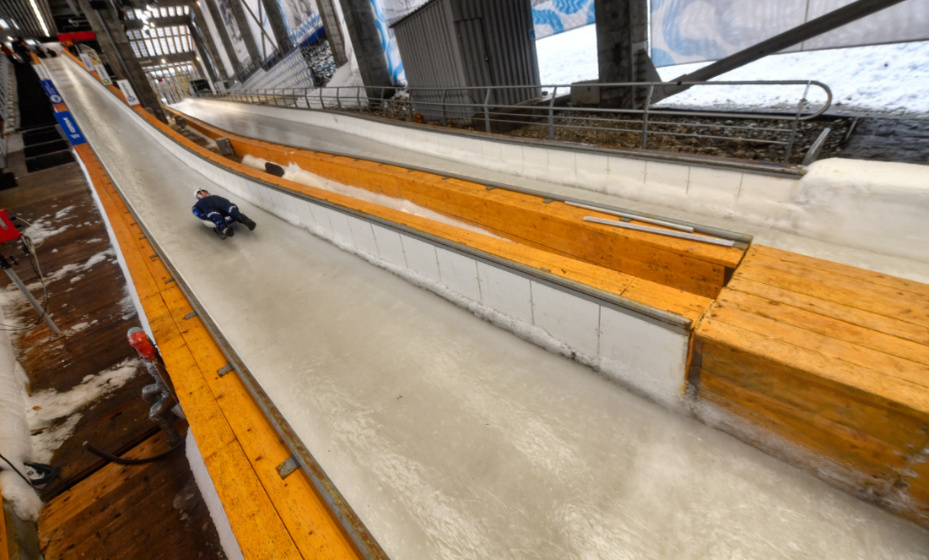    Даже через 10 лет после Олимпиады санно-бобслейная трасса Сочи считается одной из самых современных в мире. Фото: Иван Макеев, КП