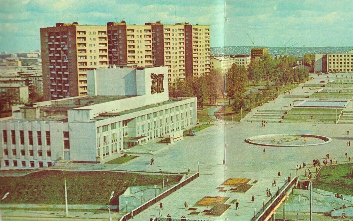    Скандал при открытии, путаница с названием, монументальный барельеф: интересные факты про ДК «Металлург» в Ижевске