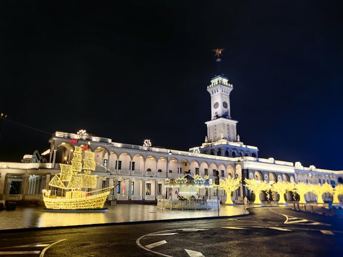 Северный речной вокзал в Москве