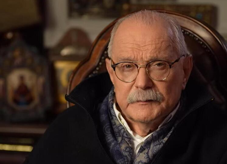 Хотела «порешать», но не вышло: Михалков объяснил, почему матери Королевой не стоит выдавать паспорт