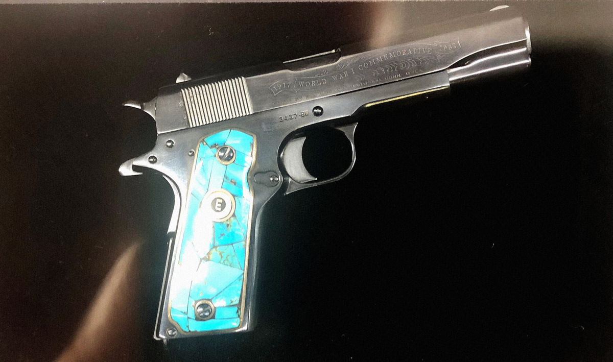 "Кольт М1911", принадлежавший тому самому Элвису. (Автор фото Bjoertvedt, CC BY-SA 4.0)