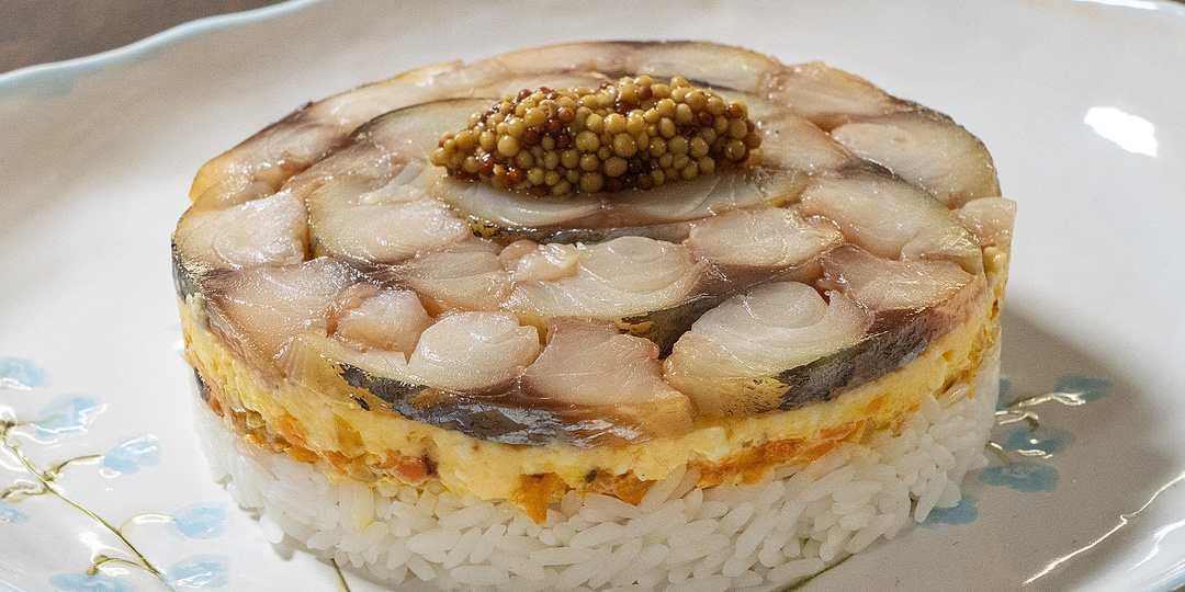 Простой салат из скумбрии. Отличное украшение новогоднего стола