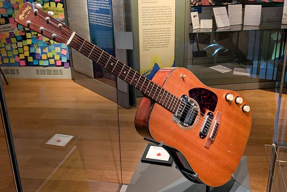    Martin D-18E Курта Кобейна. Фото: Commons.wikimedia.org