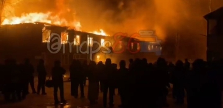    Прокурор Сургутского района провел встречу с погорельцами из поселка Солнечный