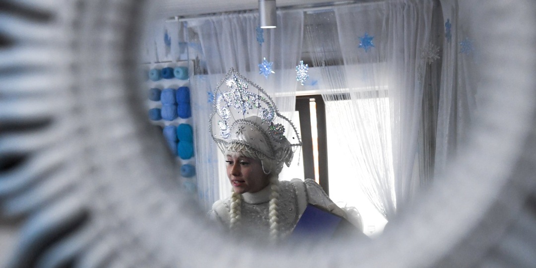 Снегурочка раскрыла сказочные секреты сохранения бюджета зимой