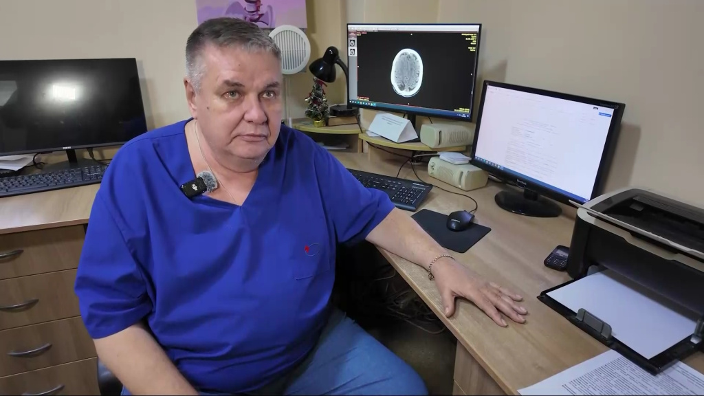    Врачи из Ханты-Мансийска оказывают помощь в больнице Макеевки в ходе третьей командировки