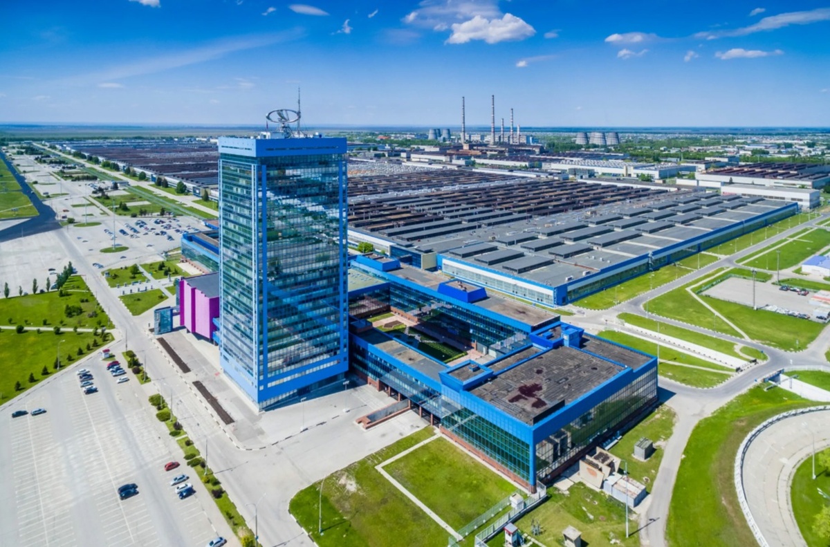 Фото завода АвтоВаз в Тольятти