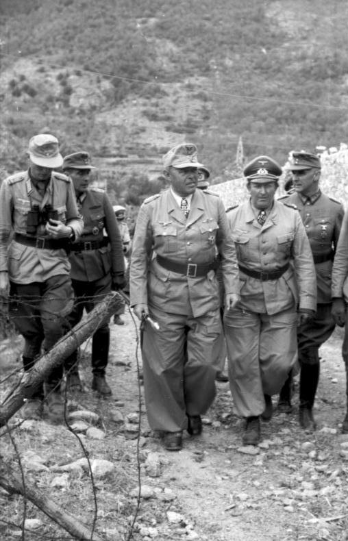 Альберт Кессельринг прибывает на итальянскй фронт. 1943. Источник - pinterest.com