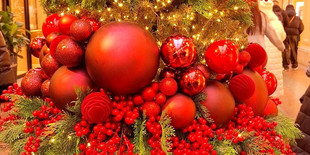 Волшебство Нового Года в сердце Москвы 🎄 Как ГУМ превращается в сказку 🎅