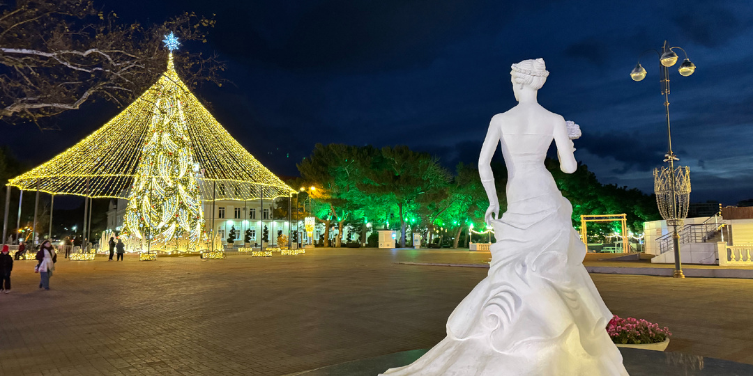 Новогоднее убранство Геленджика