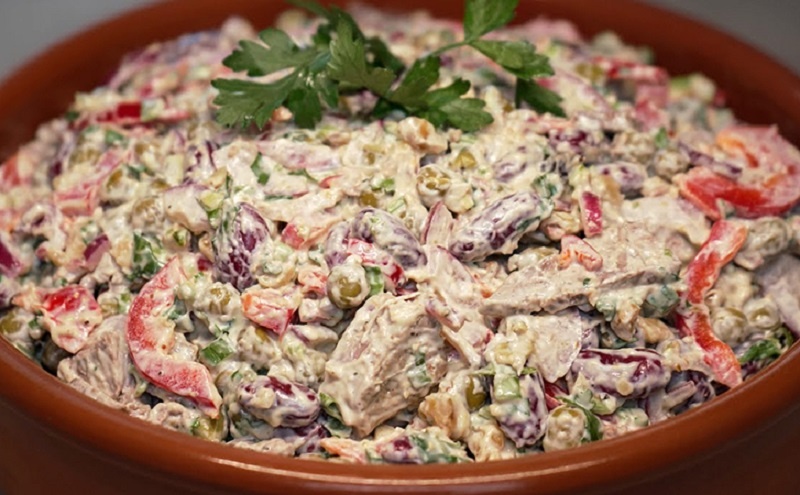 Знаменитый салат «Тбилиси» готовим на новогодний стол