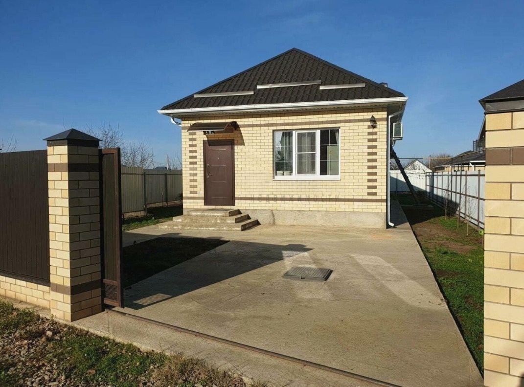 Вид спереди