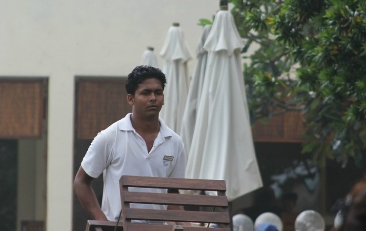 Служащий отеля в Шри-Ланке (из сети)