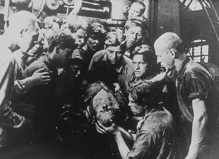 Кадр из фильма "Стачка"