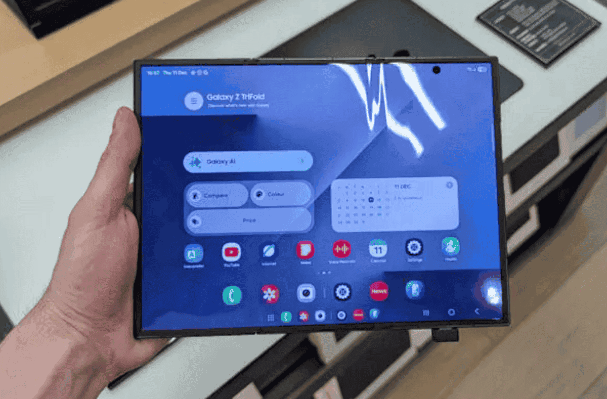    Смартфоны с тройным сложением сломать легко, а ремонтировать дорого. Изображение: androidauthority