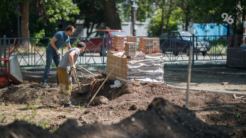    Территории ЦРБ приведут в порядок в Новопавловске Фото: ИА «Победа26»