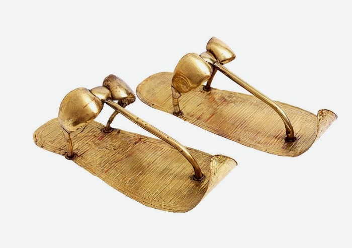 Золотые сандалии из гробницы Тутанхамона