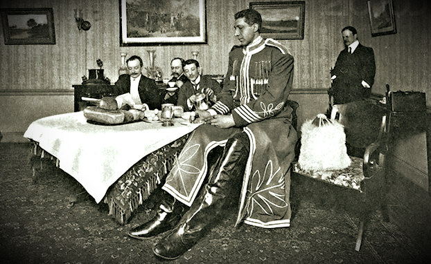 Рост 285 см, вес 182 кг в 12 лет: история белорусского великана Федора Махнова, который затмил рекорд Гиннесса