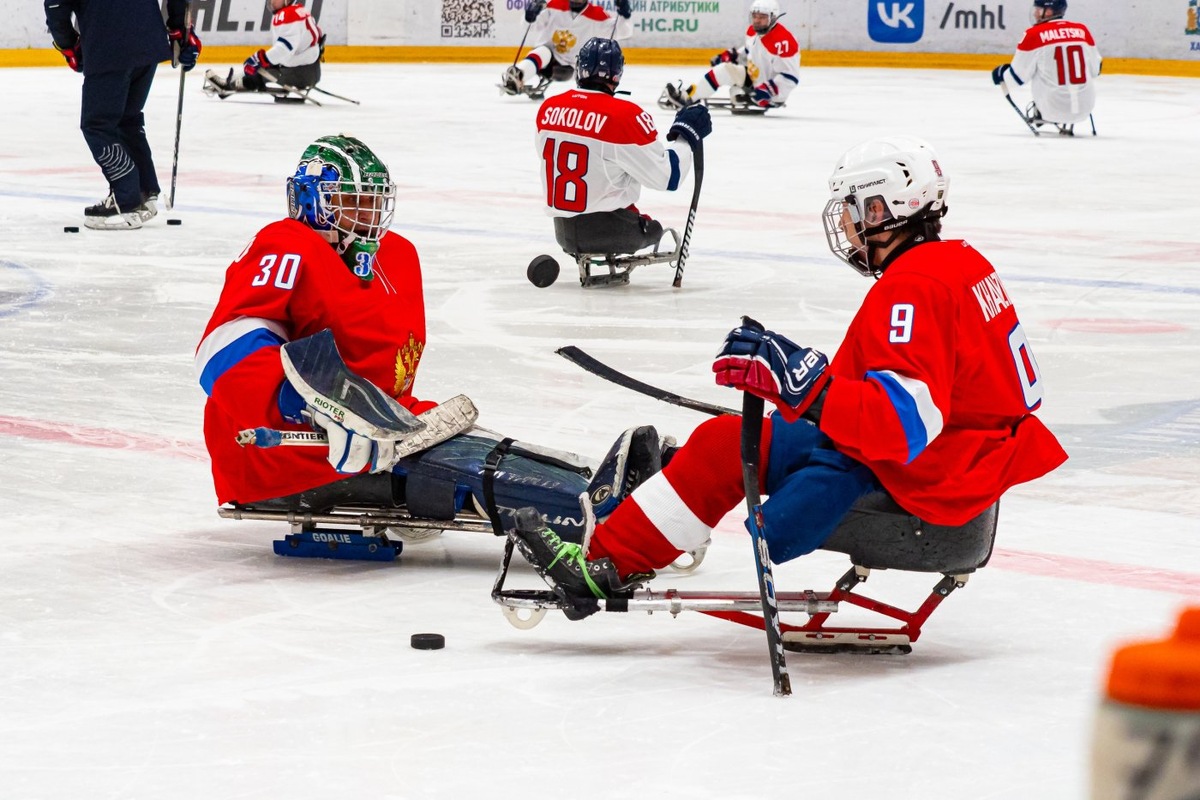    В составе двух сборных России на Кубке Континента по следж-хоккею выступят 11 игроков СХК «Югра»
