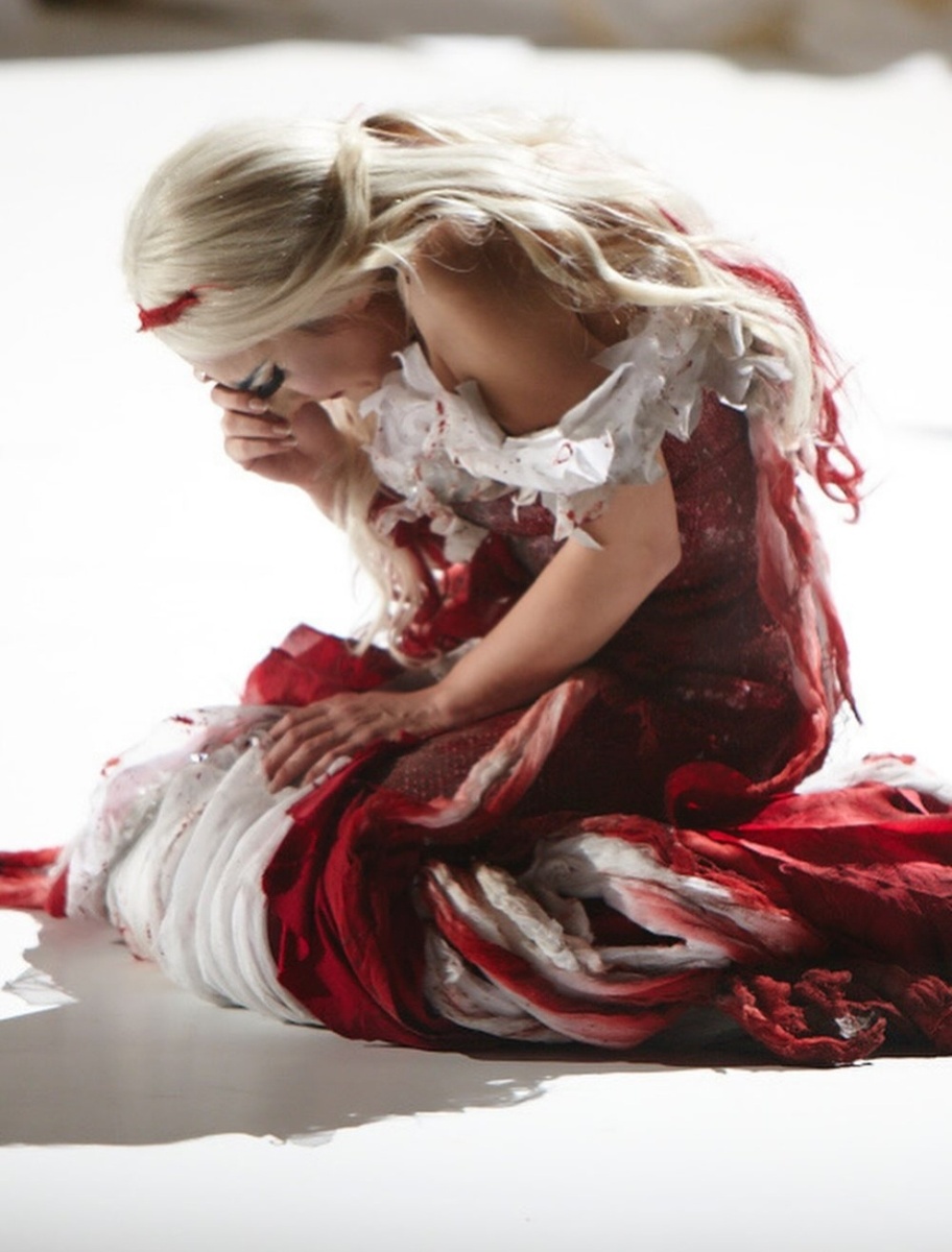  "Дон Жуан" в концертном  зале имени Уолта Диснея в Лос-Анджелесе. 2012 год. Материал: Rodarte.