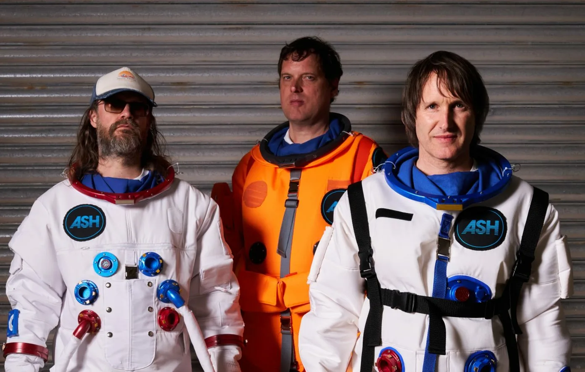 Обложка 9 LP Ash `Ad Astra`.