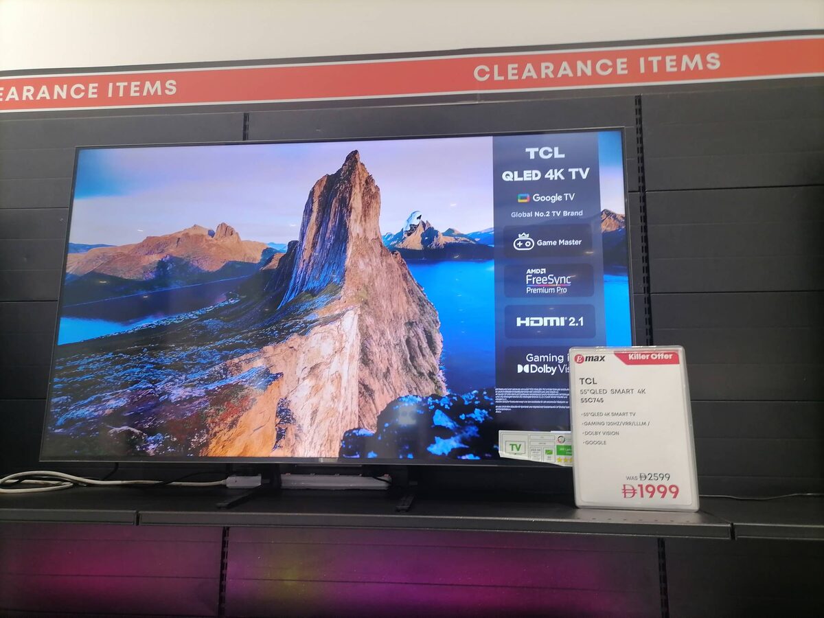 Телевизор TCL стоит почти 3000 дирхам 