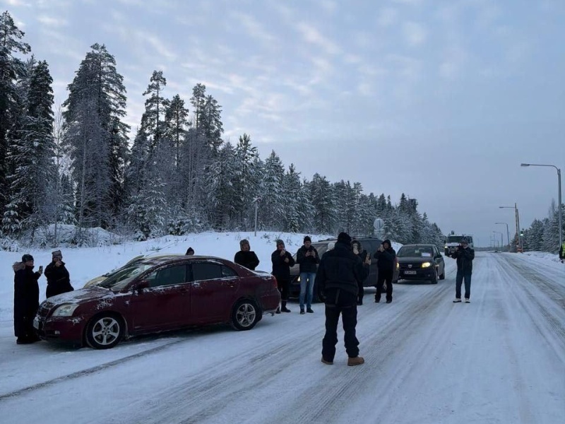    В Финляндии прошли автопробеги в поддержку открытия границы с Россией