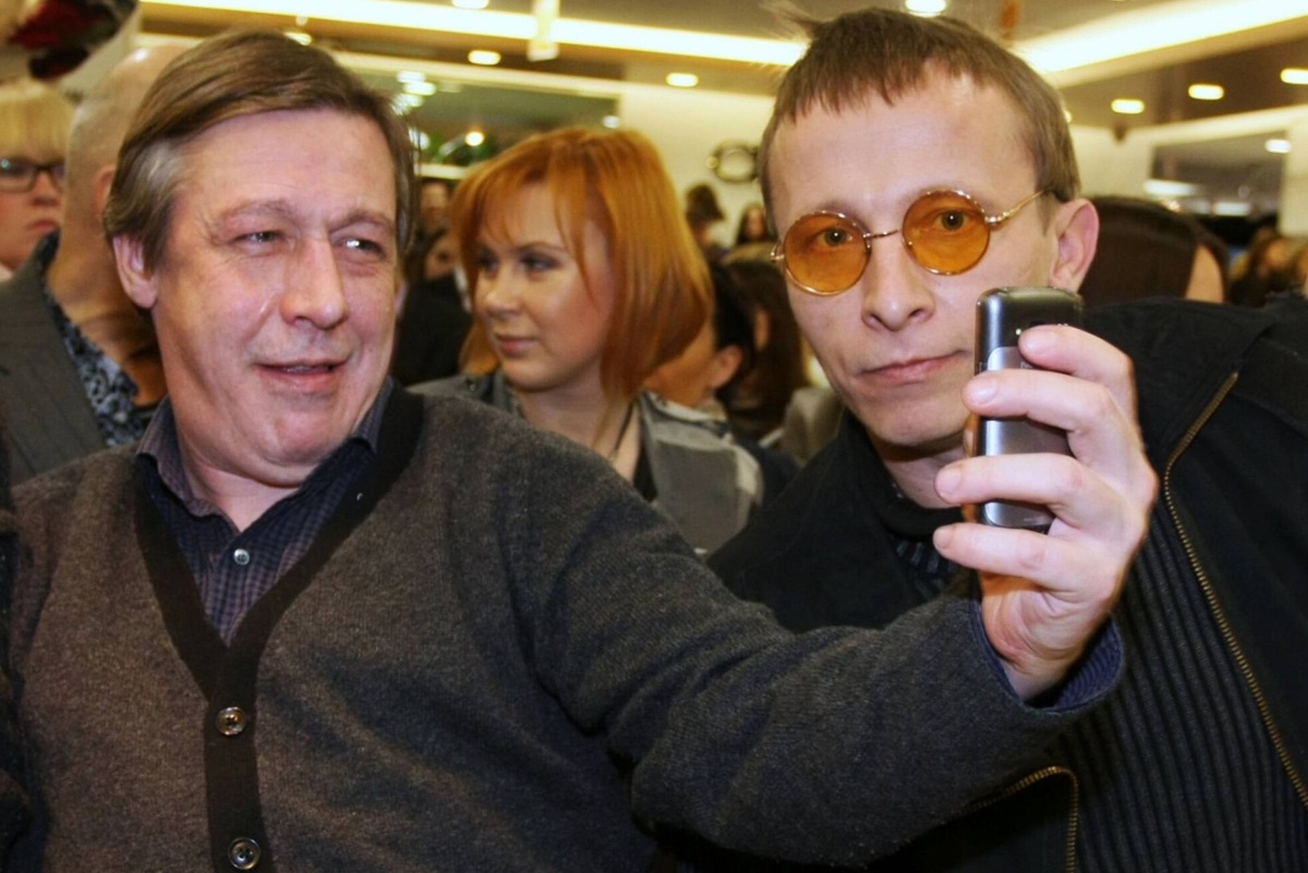     Михаил Ефремов после возвращения из колонии перестал общаться с Иваном Охлобыстиным