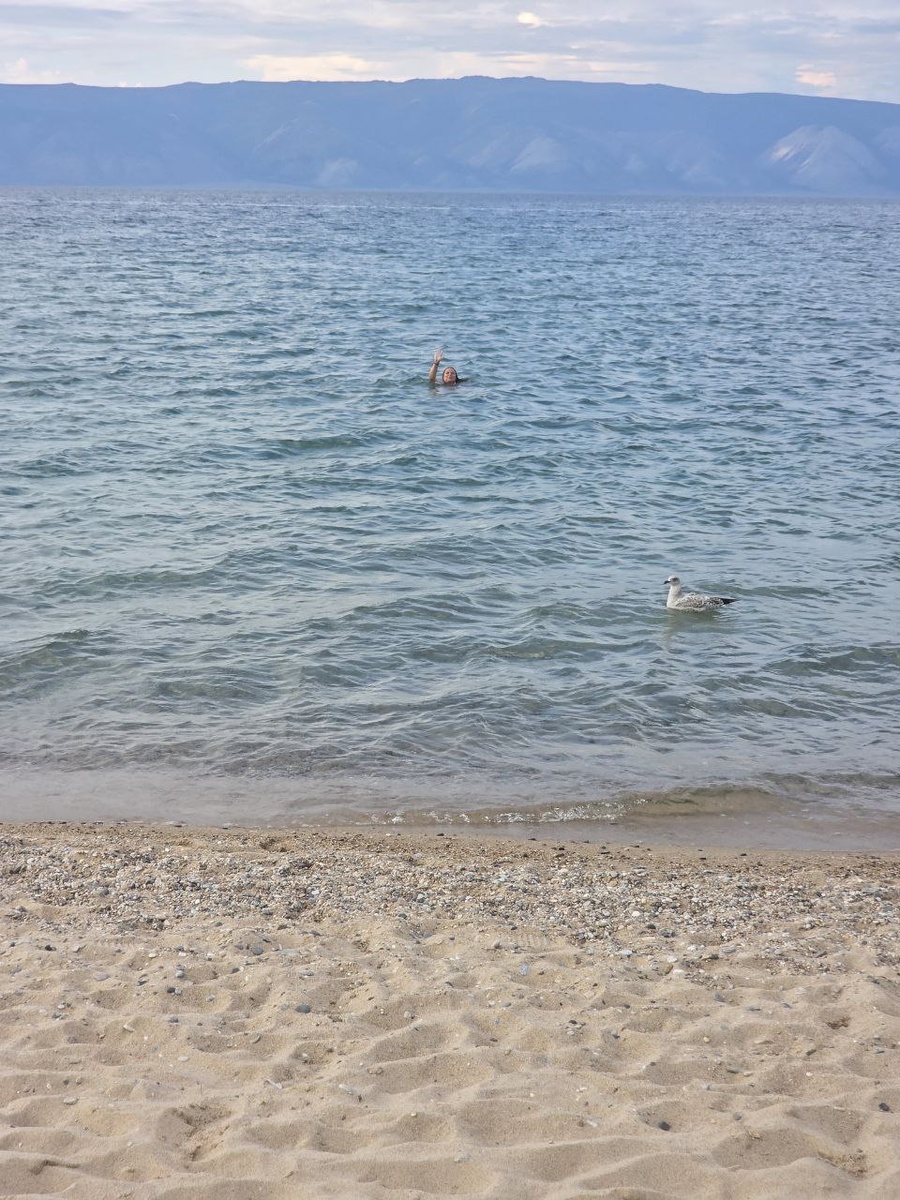 Ольхон - Сарайский пляж, тепература в конце августа 2025 года - около 20°C, каждый день купались