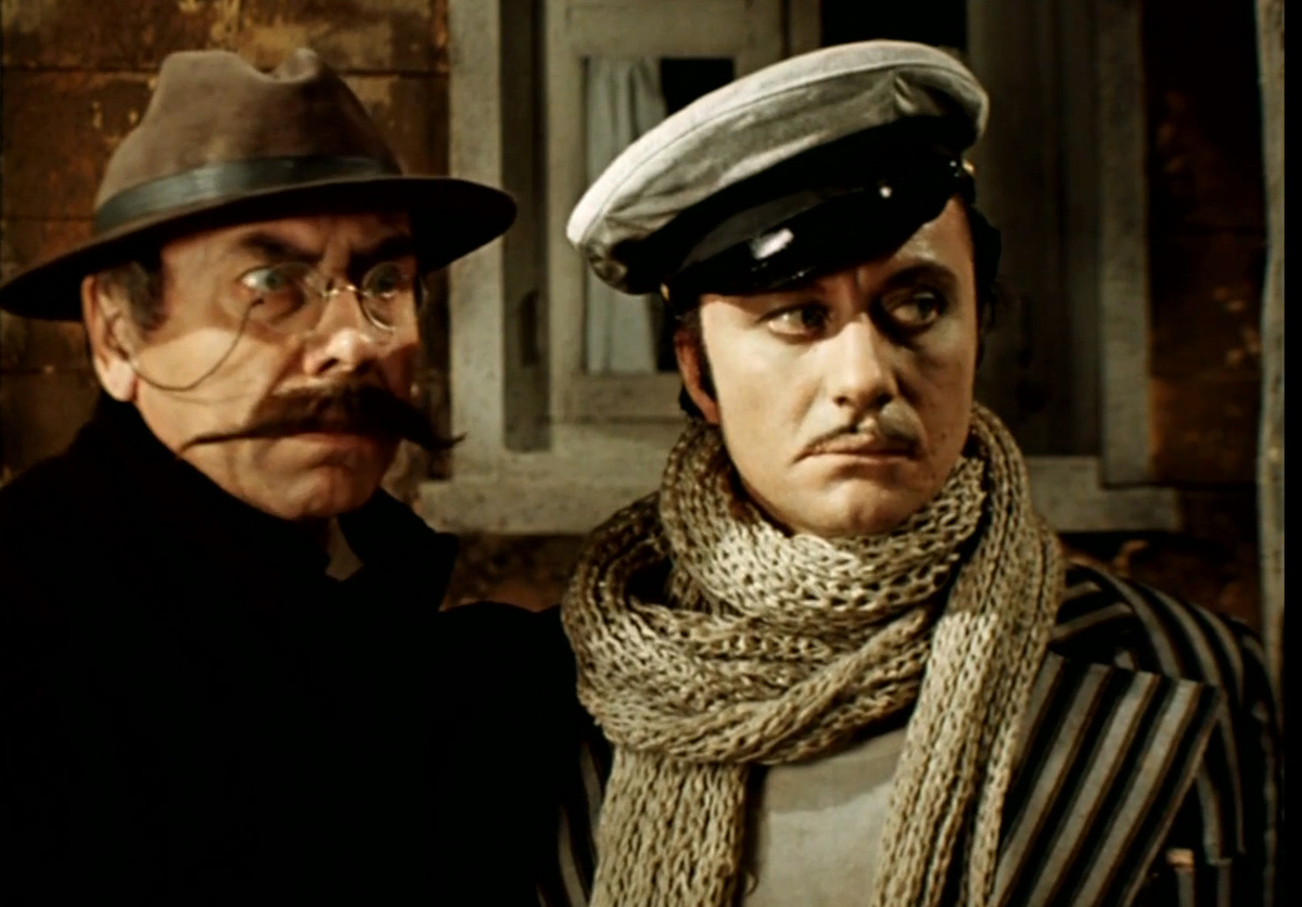 Кадр из телефильма "12 стульев", 1876 г., режиссер и сценарист Марк Захаров, композитор Геннадий Гладков (скриншот) 