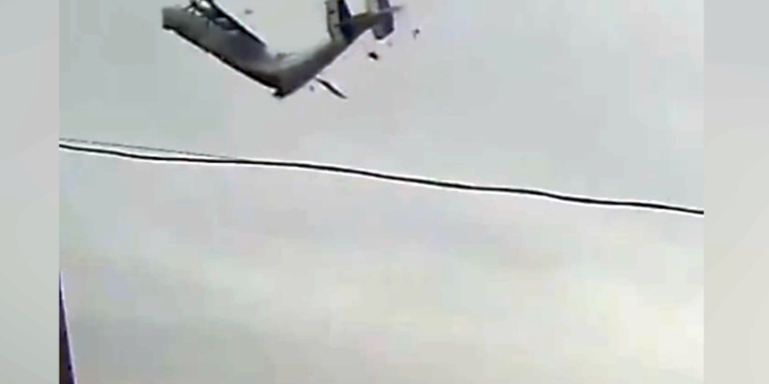 АН-22 упавший в Ивановской области разломился в воздухе. Есть фото и видео случившегося. "Комменты" в сети.