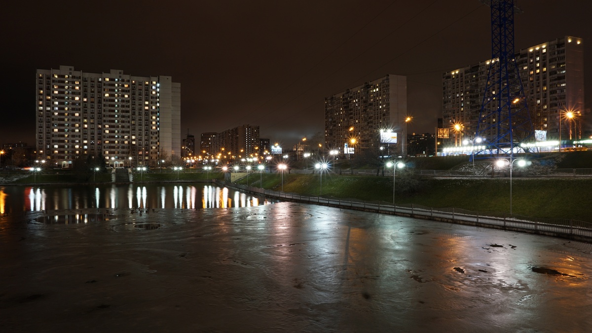 1. Справа Балаклавский проспект