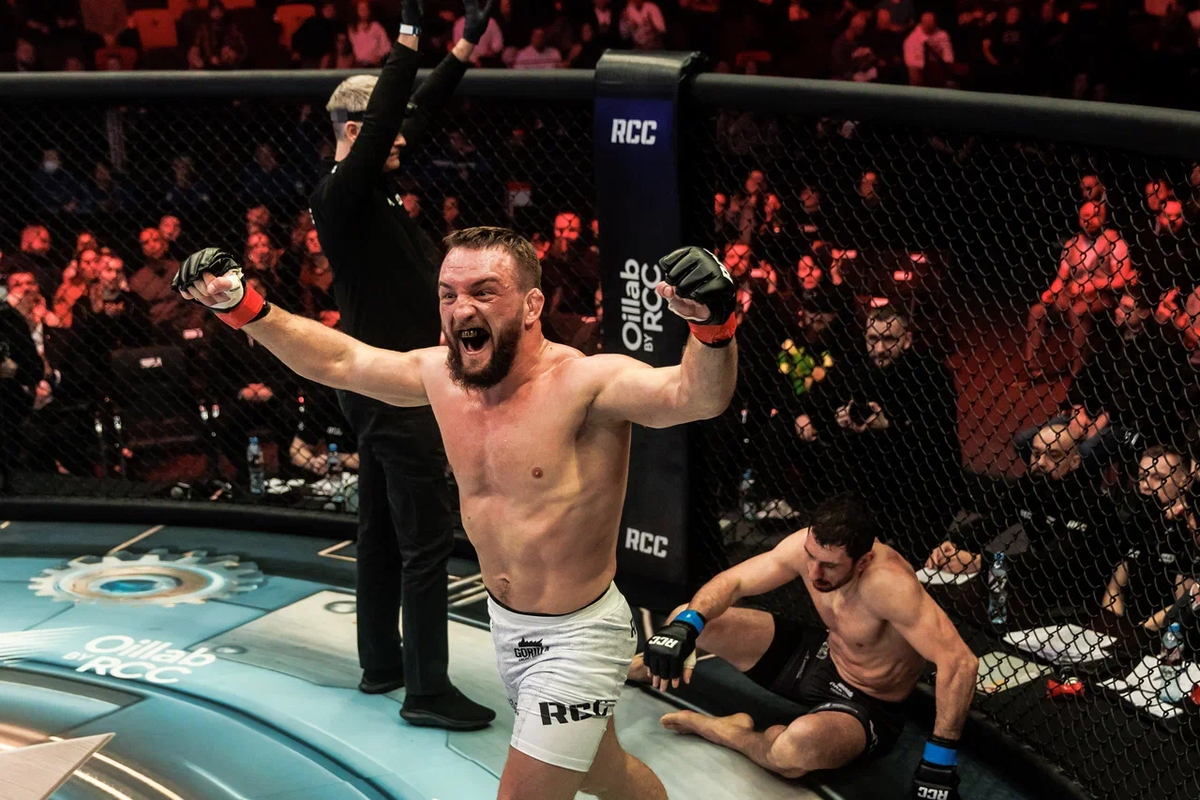     Владислав Ковалев и Армен Петросян