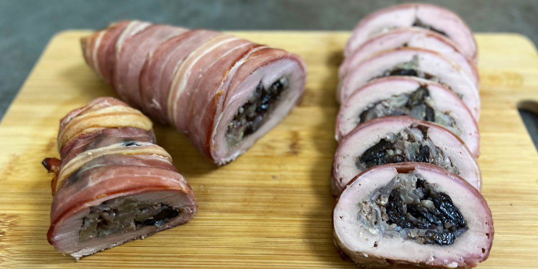 Сочный мясной рулет «Праздничный» (хоть горячим подавай, хоть в нарезку)