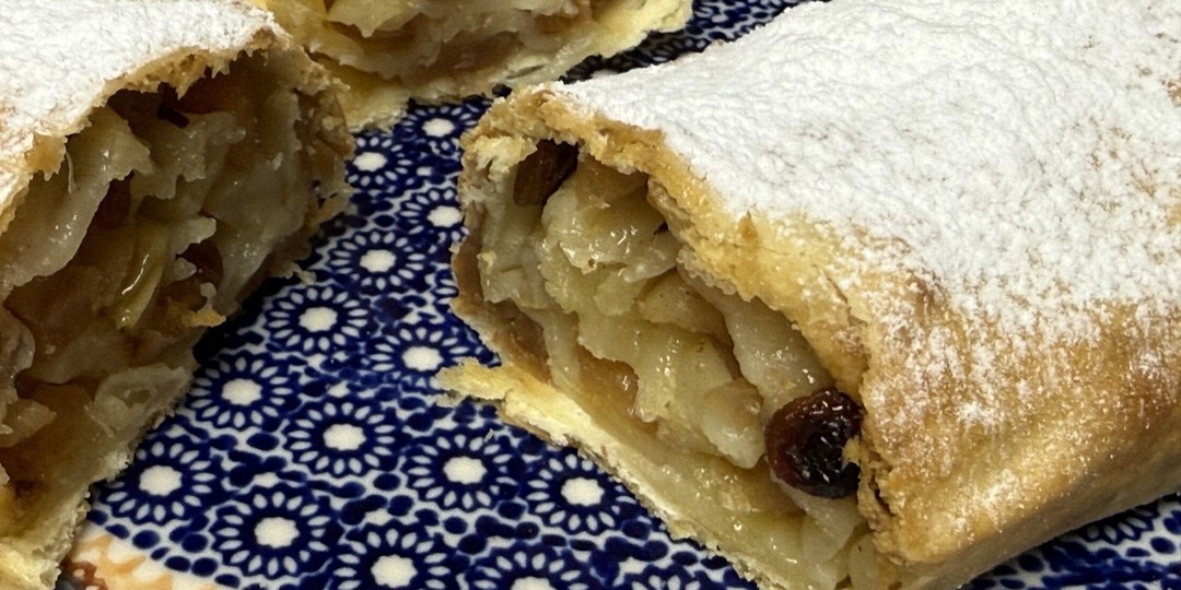 Классический штрудель с яблоками