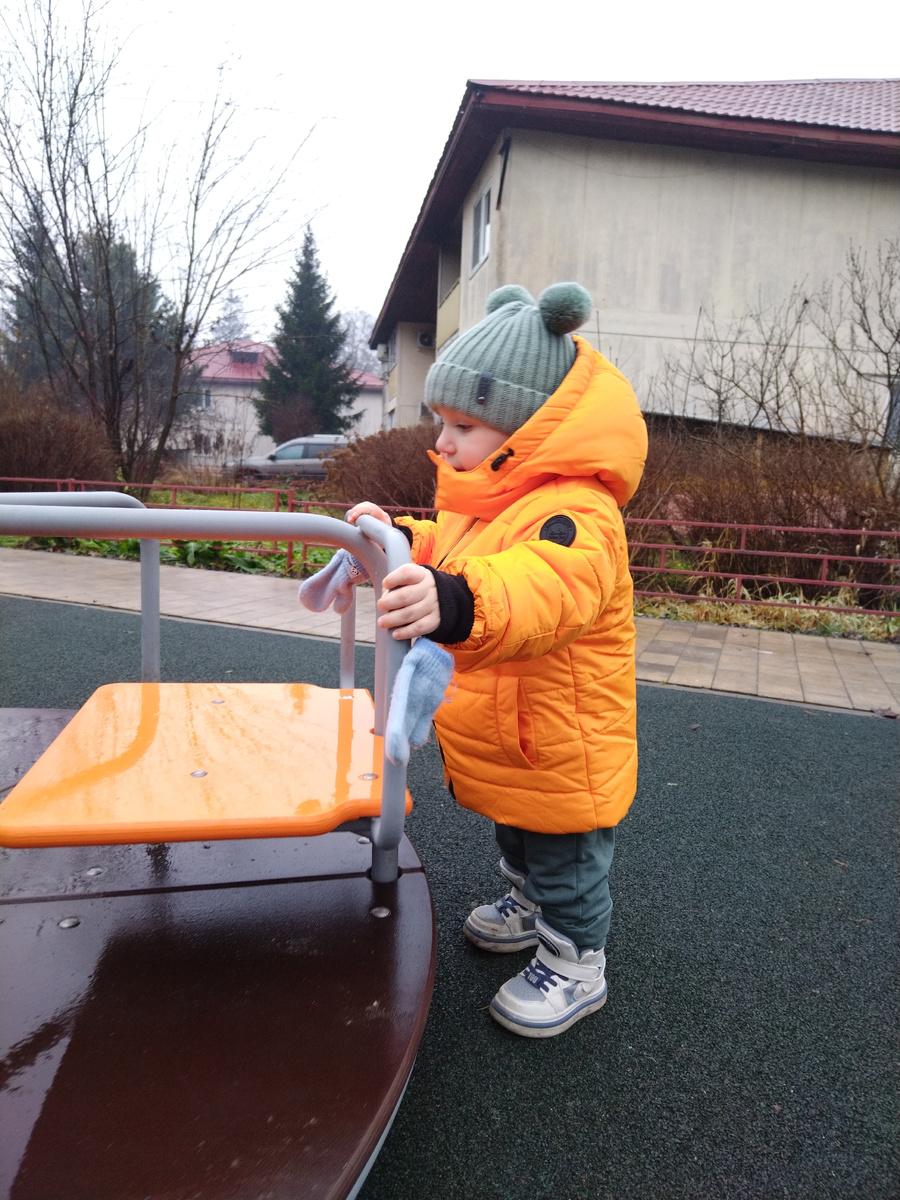 Мы в новой куртке гуляем 🩷