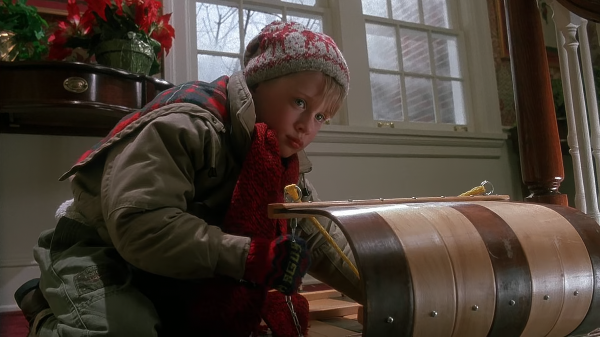 Кадр из фильма Один дома (1990)