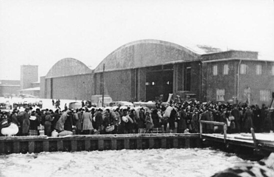 Аэродром Нойтиф на Балтийской косе: забытая взлётная полоса истории