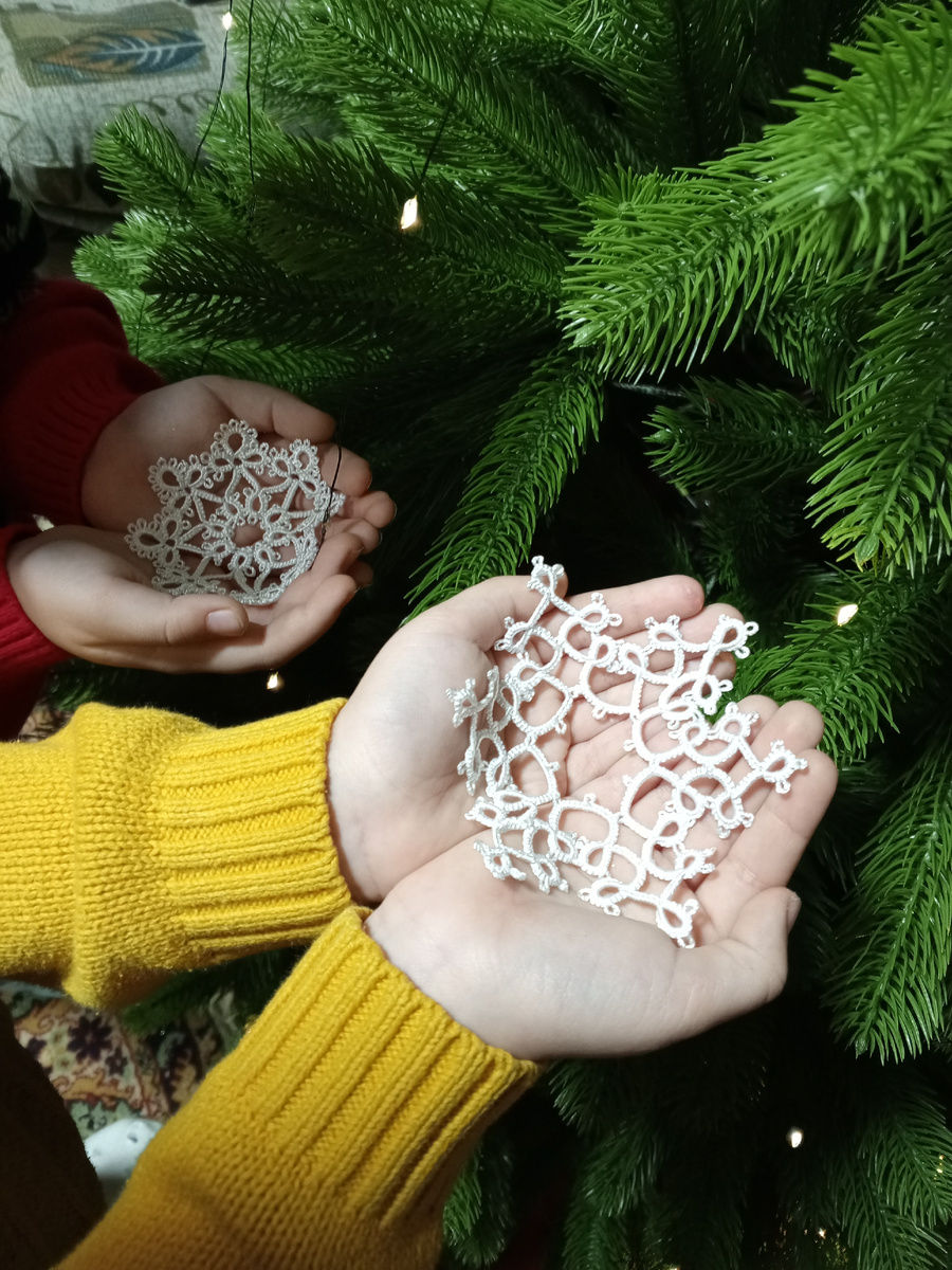 Снежинки челноком