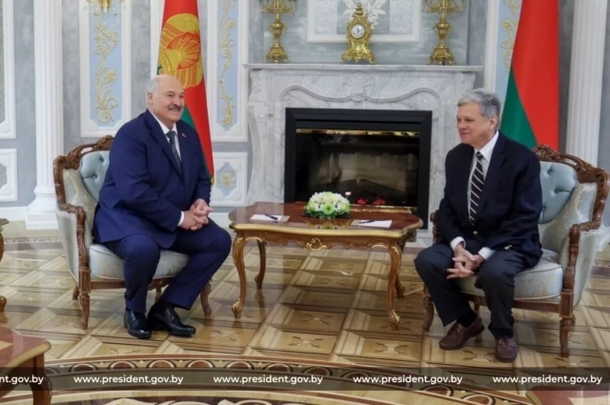    Лукашенко передал Трампу в подарок ценную икону