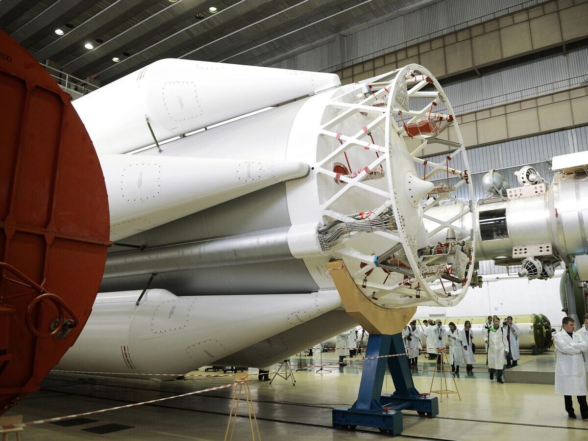    Сборка ракет-носителей "Протон" в центре имени Хруничева | © РИА Новости / Рамиль Ситдиков