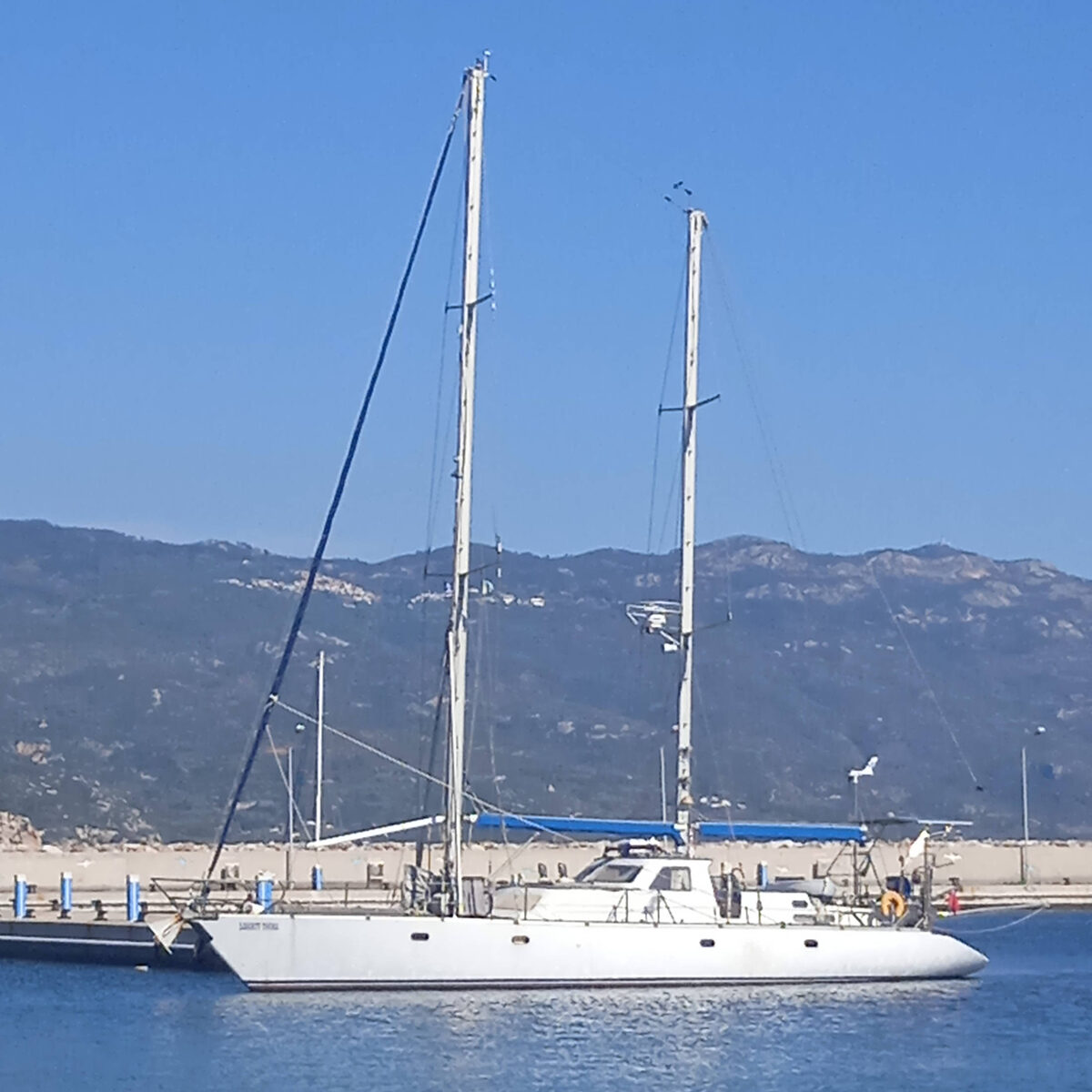 Моя яхта, на которой я живу уже семь лет